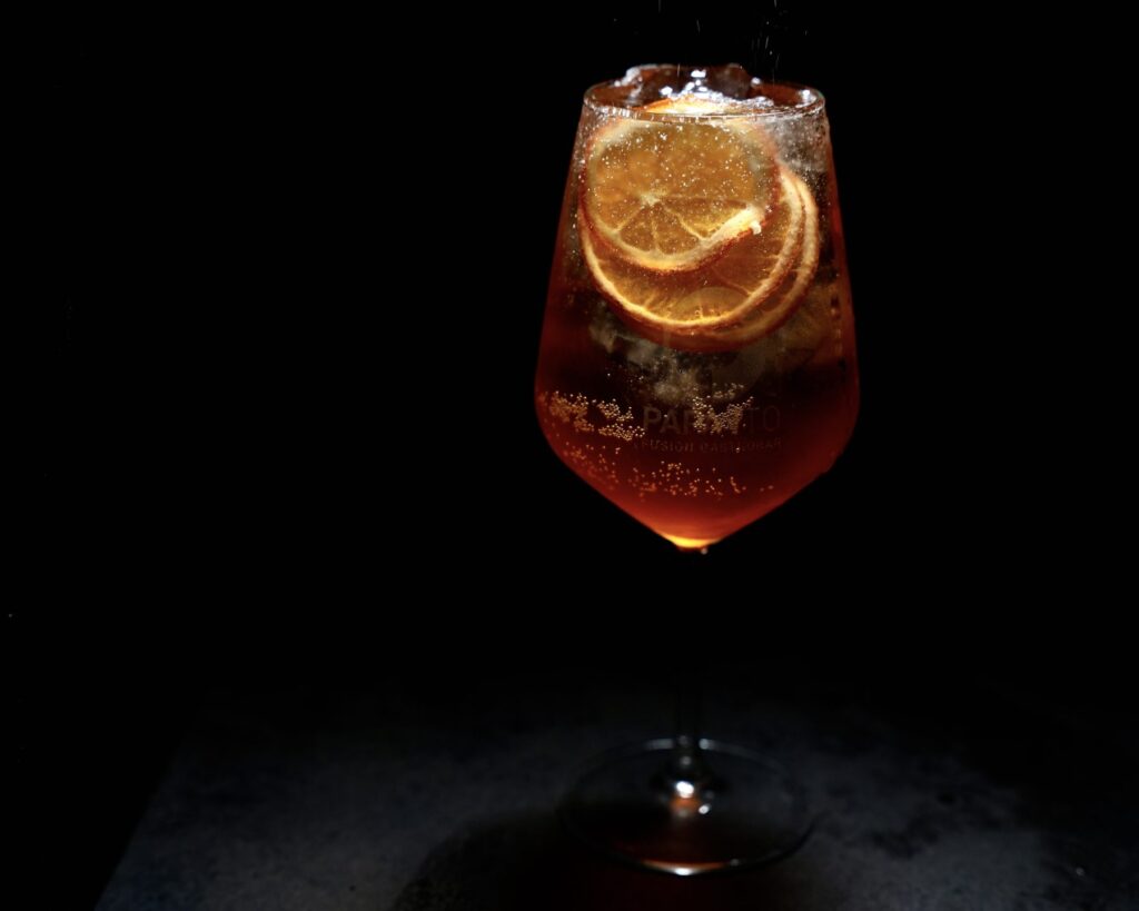 Spritz met sinaasappel en ijs